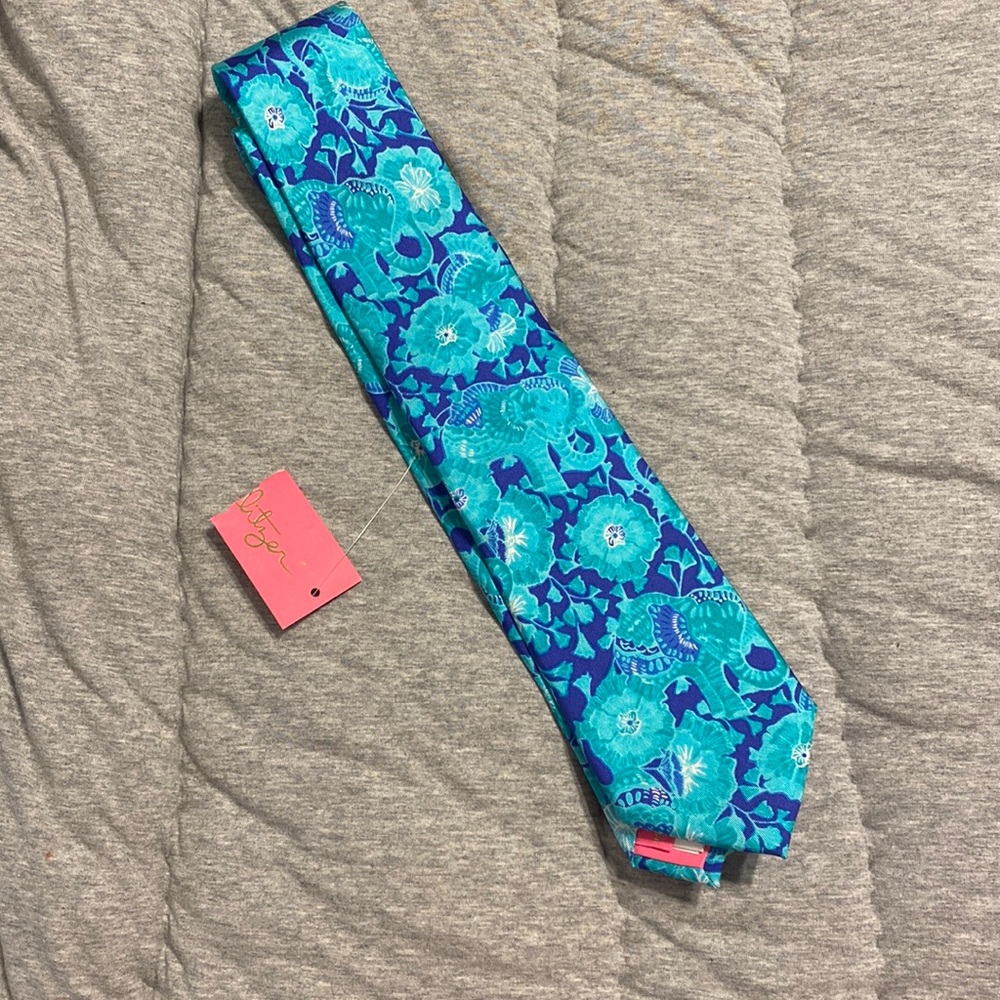 Lilly Pulitzer men’s tie in Bright Agate Green Mint To Be